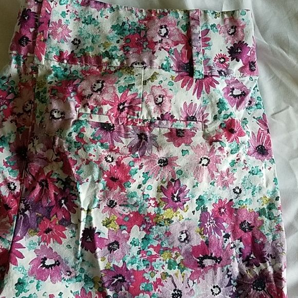 Shorts - Picture 4 of 4